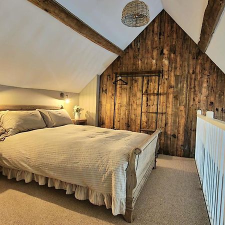 Villa The Threshing Barn At Penrhos Court Kington  Habitación foto