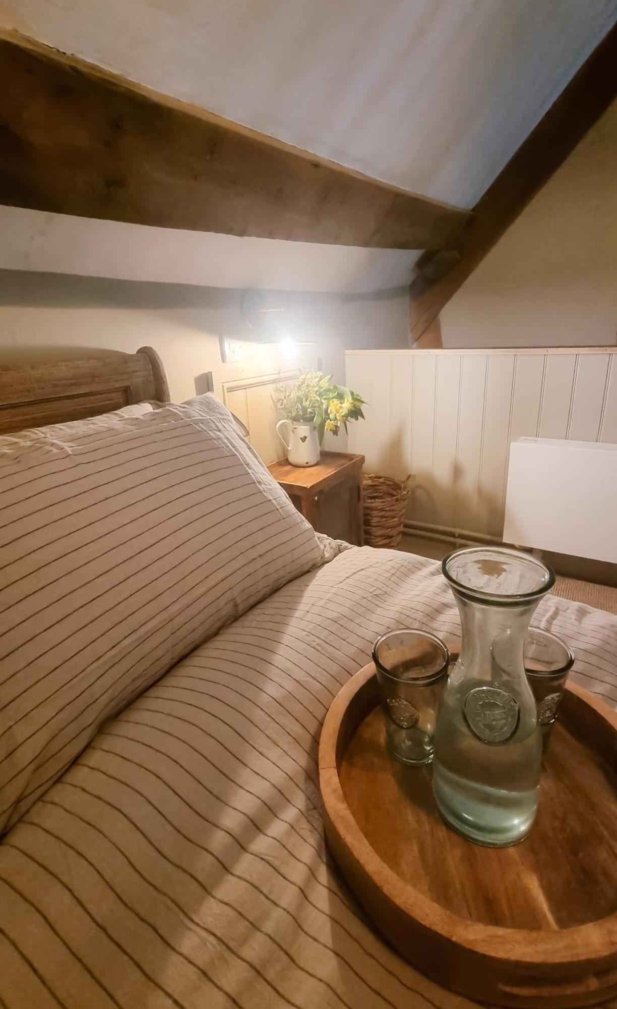 Villa The Threshing Barn At Penrhos Court Kington  Habitación foto